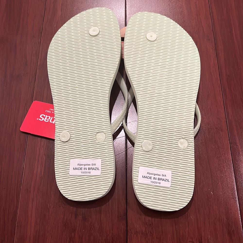 Havaianas Women's Sandals - Cream and Green - Picture 2 of 4